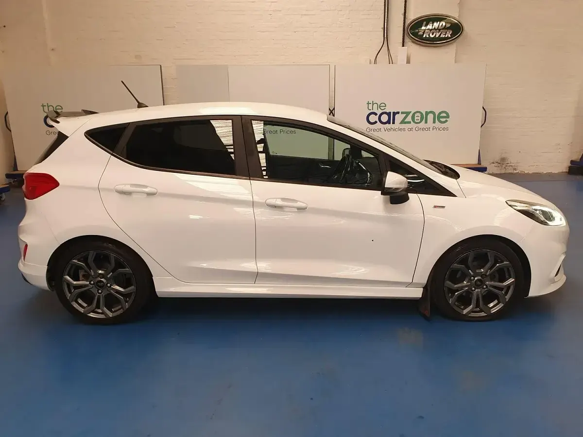 Used Ford Fiesta ST-Line 100 HP (73 kW) 2018 White Hatchback
