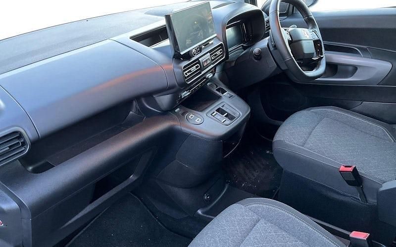 Used Vauxhall Combo Ultimate 100 kW (136 HP) 2026 MPV