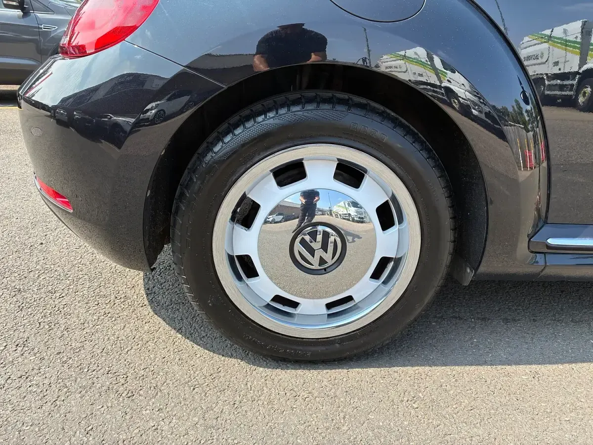 Used VW Beetle Design 105 HP (77 kW) 2014 Black Hatchback