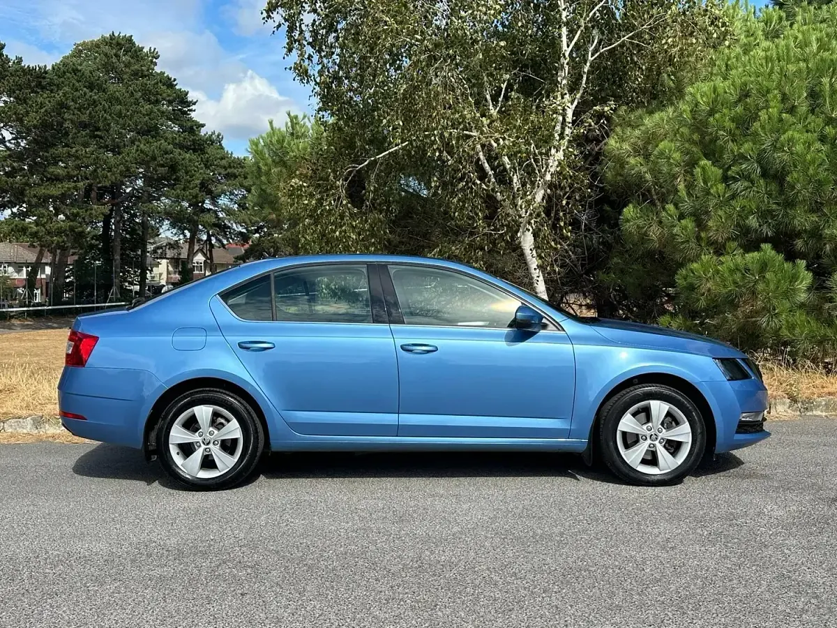 Used Skoda Octavia SE Technology 150 HP (110 kW) 2018 Blue Hatchback