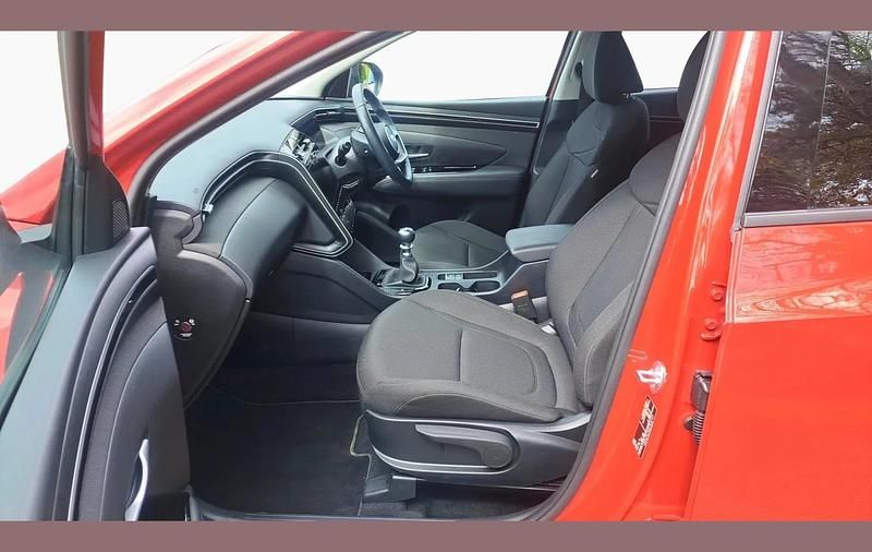 Used Hyundai Tucson SE 150 HP (110 kW) 2023 Red SUV