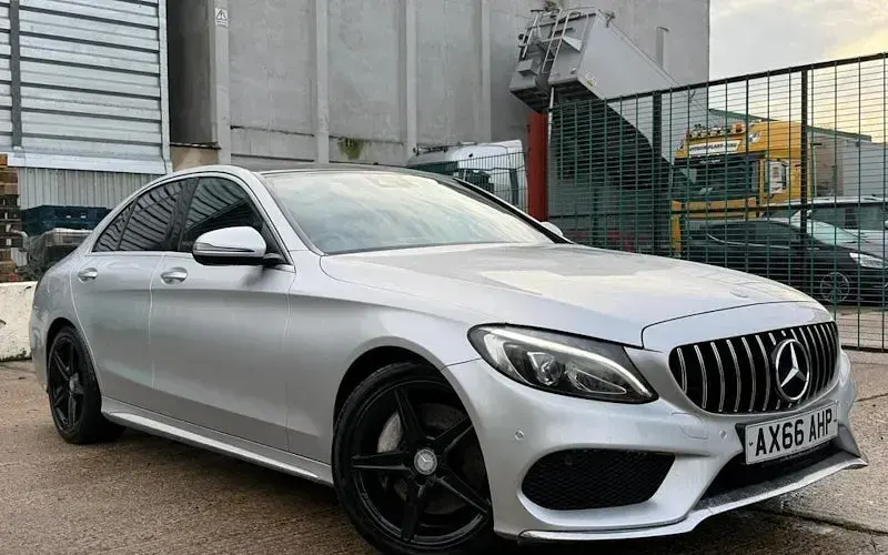Used Mercedes C250 AMG Line Premium Plus 204 HP (150 kW) 2016 Sedan