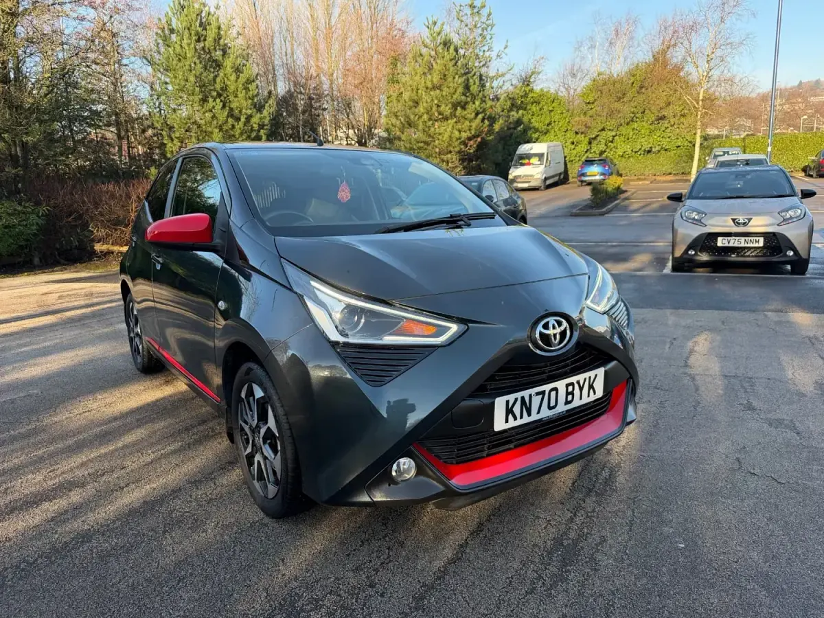 Second-hand Toyota Aygo Trend 72 CP (52 kW) 2020 Gri Hatchback