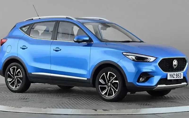 Käytetty MG ZS Exclusive 111 HP (81 kW) 2024 Katumaasturi