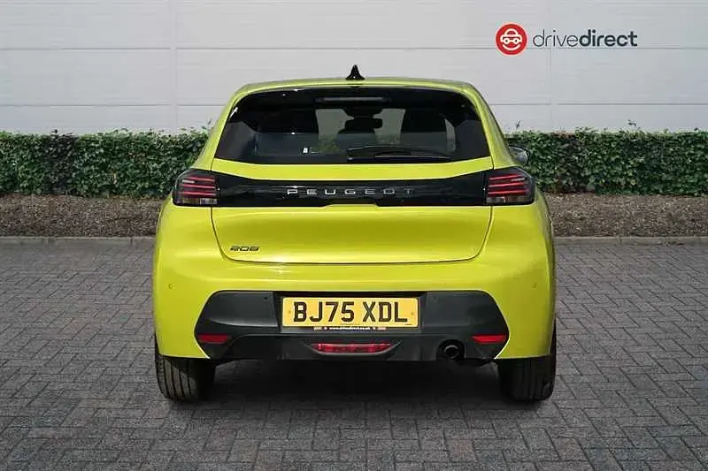 Used Peugeot 208 Style 100 HP (73 kW) 2025 Yellow Hatchback