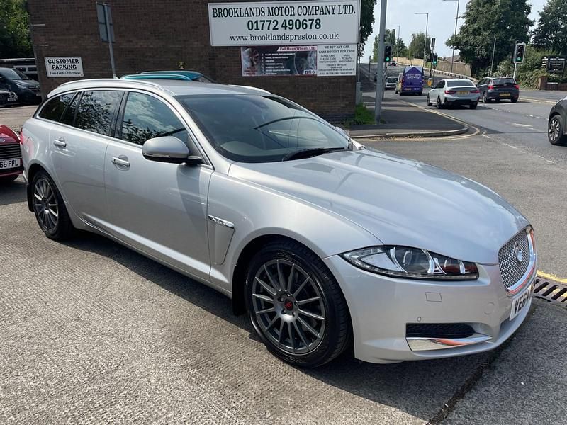 Silver Used 2014 Jaguar XF Sedan | £8,995 (Expensive) - Image 1/4