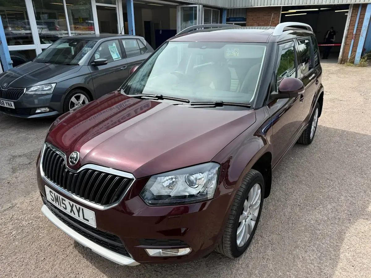 Used Skoda Yeti SE L 110 HP (80 kW) 2015 Maroon SUV