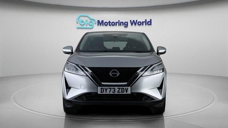 Used Nissan Qashqai Acenta Premium 158 HP (116 kW) 2023 Silver SUV