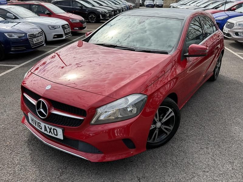 Used Mercedes A180 SE 2016 Red Hatchback