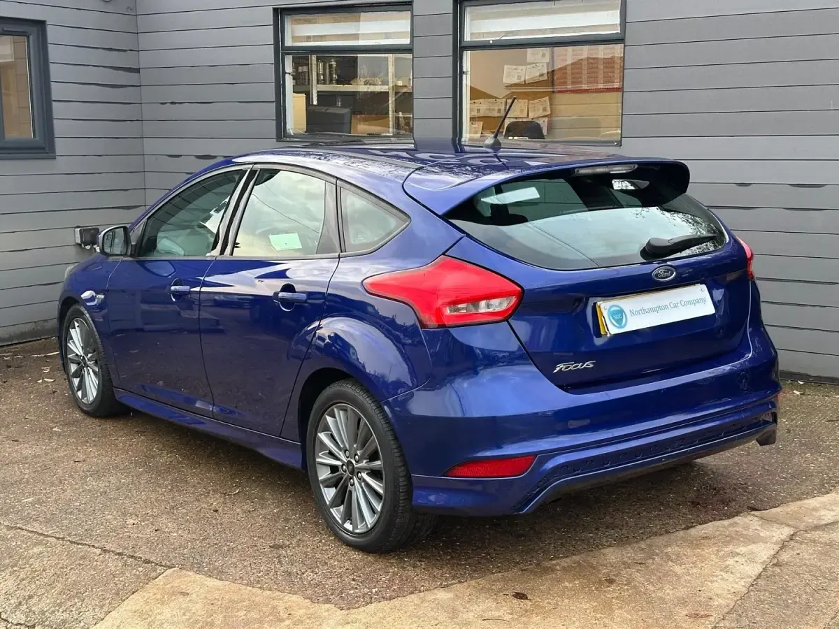 Używany Ford Focus ST-Line 120 KM (88 kW) 2017 Niebieski Hatchback