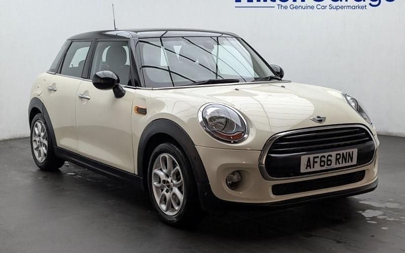 Used Mini Cooper Hatch 136 HP (100 kW) 2016 White Hatchback