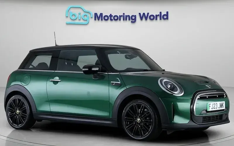 Used Mini Cooper S Level 2 135 kW (184 HP) 2023 Hatchback