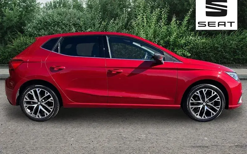 Begagnad Seat Ibiza XCELLENCE 110 HK (80 kW) 2023 Röd Halvkombi