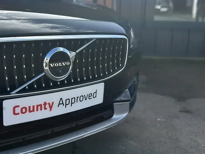 Used Volvo V90 CC Pro 2026 Black Estate