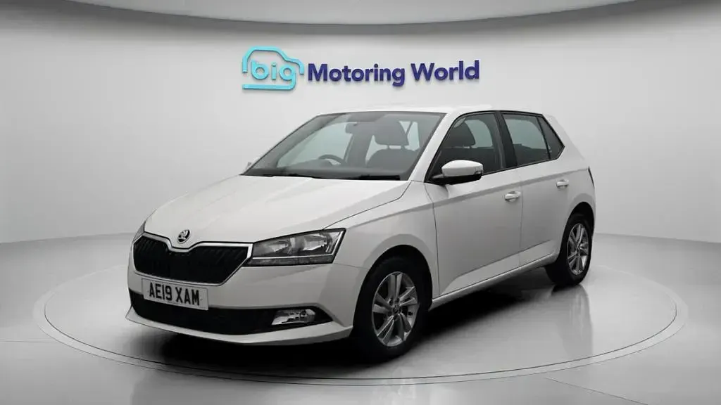 Used Skoda Fabia SE 95 HP (69 kW) 2019 White Hatchback