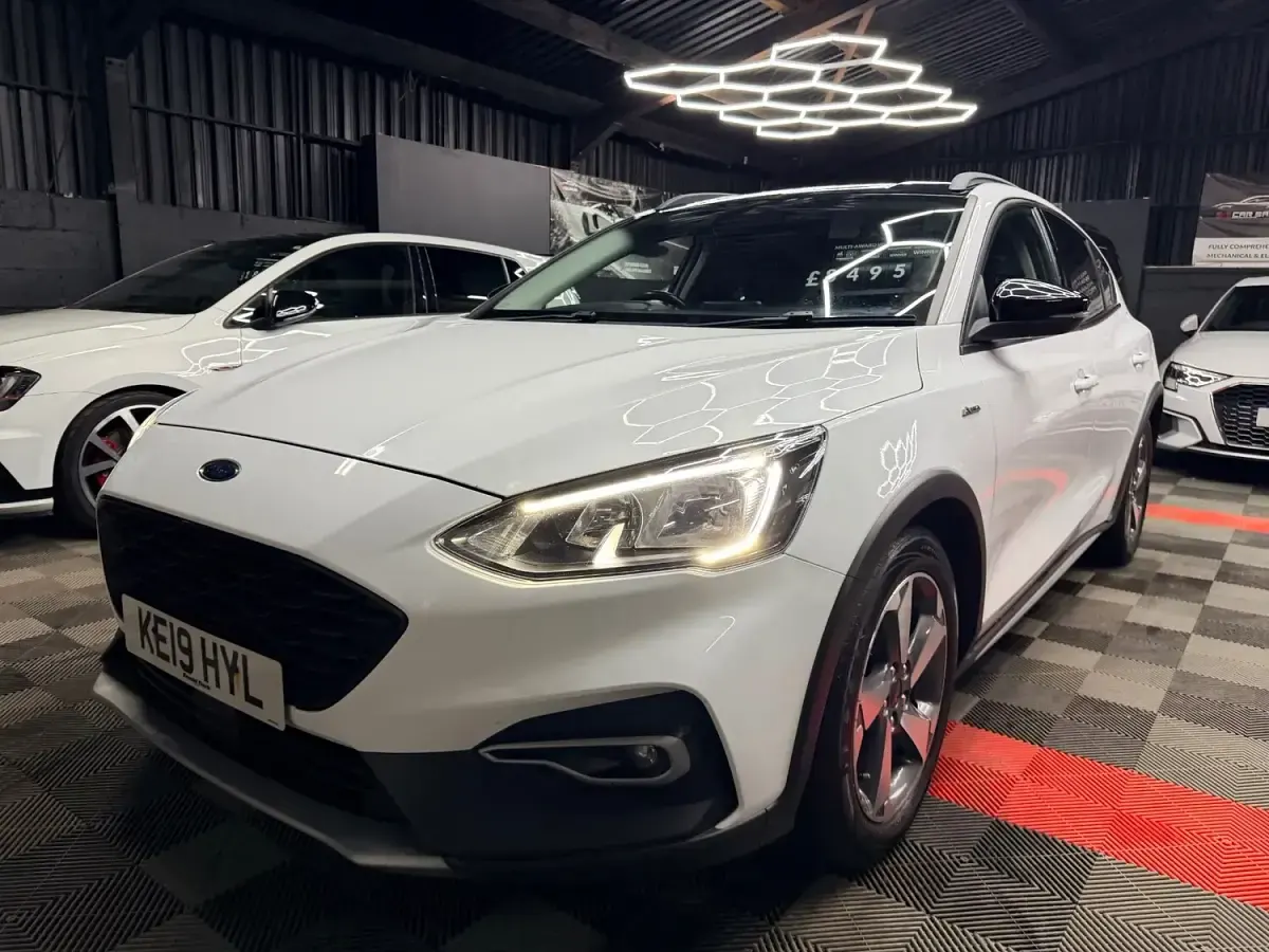 Used Ford Focus Active 125 HP (91 kW) 2019 White Hatchback