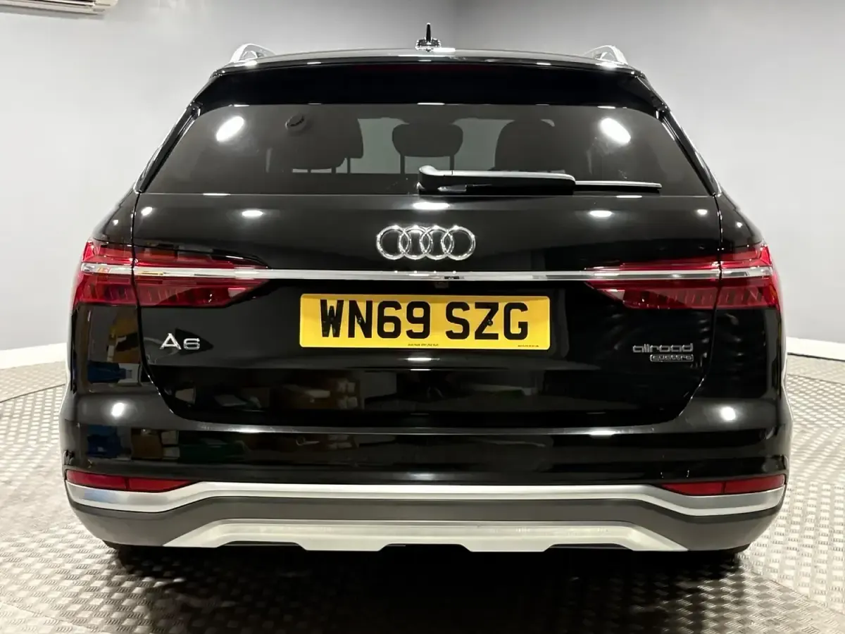 Used Audi A6 Allroad Sport 231 HP (169 kW) 2019 Black Estate