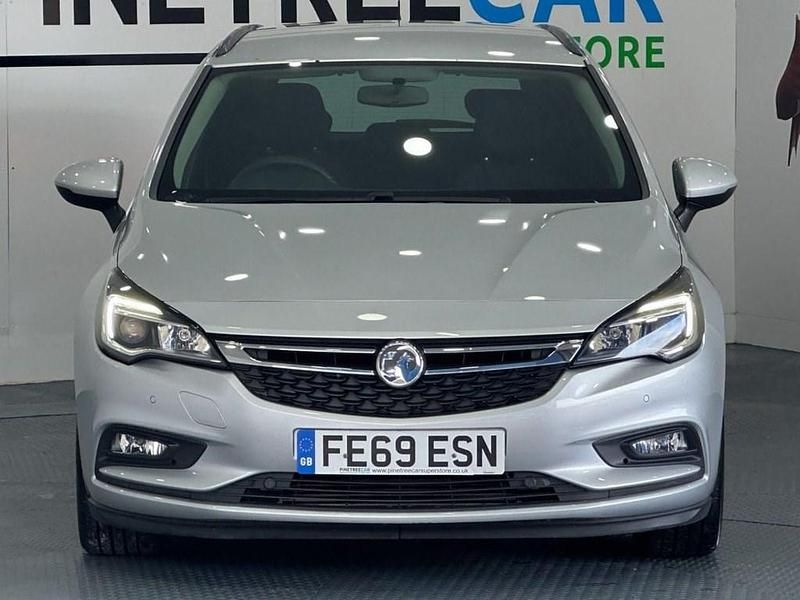 Used Vauxhall Astra Design Edition 136 HP (100 kW) 2019 Silver Estate