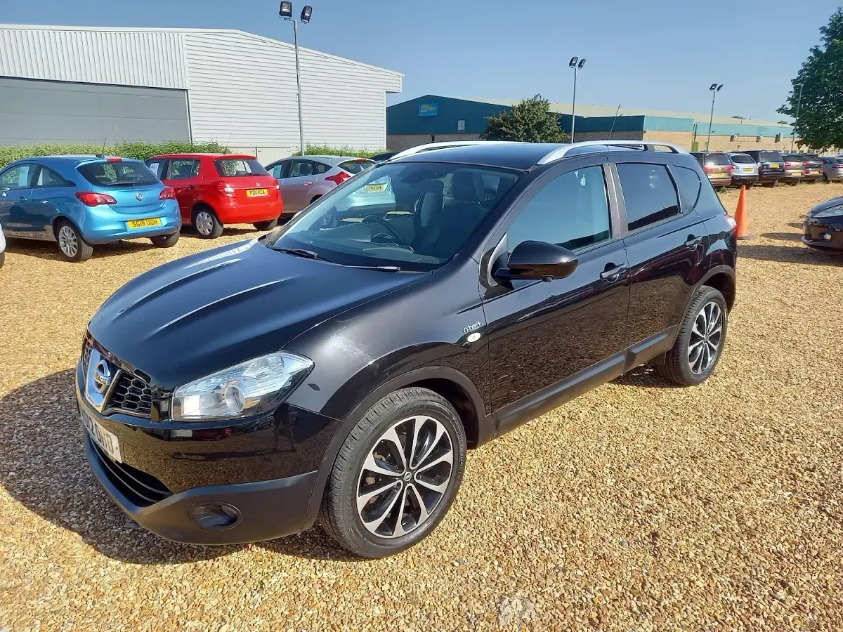 Used Nissan Qashqai N-TEC 110 HP (80 kW) 2012 Black SUV