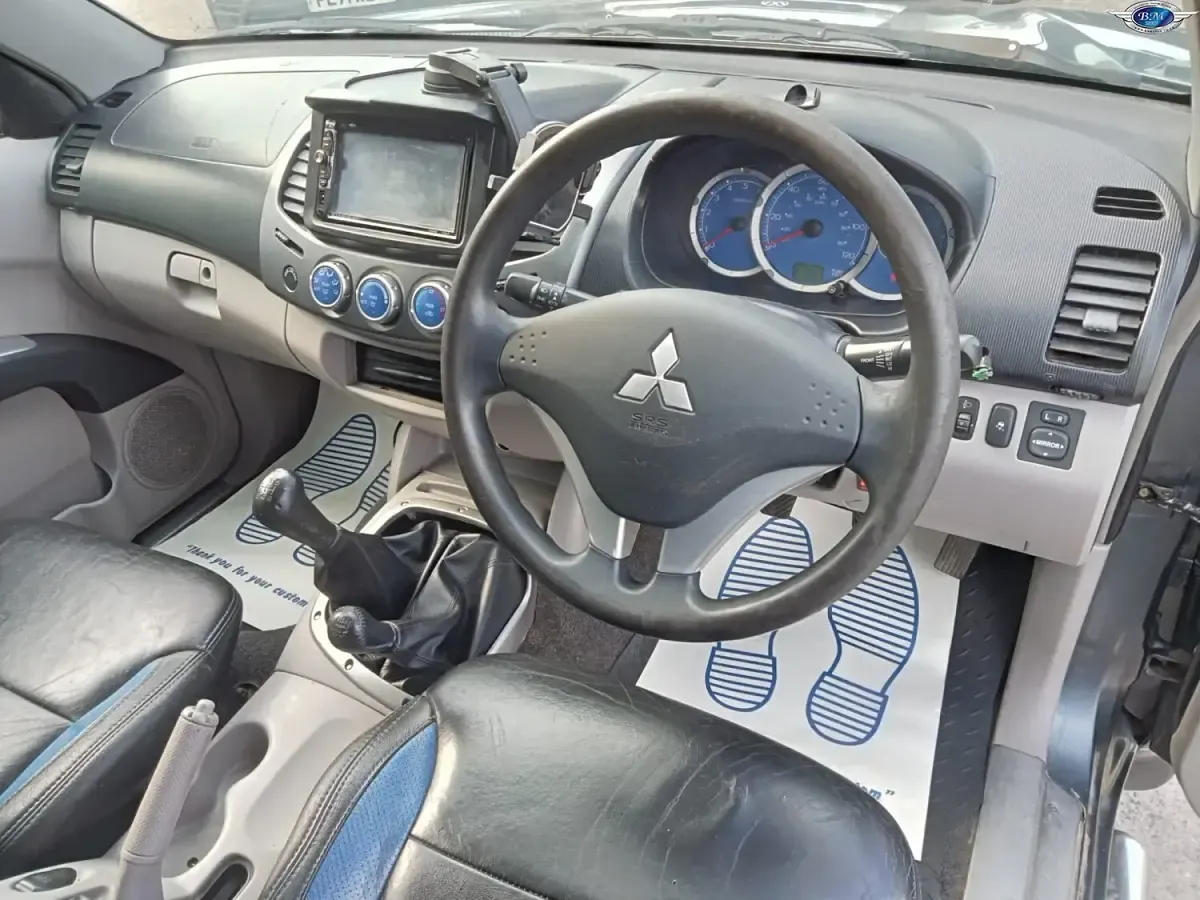 Used Mitsubishi L200 2006 Grey Pickup