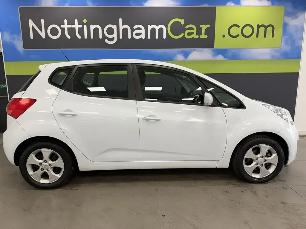 Used Kia Venga 123 HP (90 kW) 2013 White Hatchback