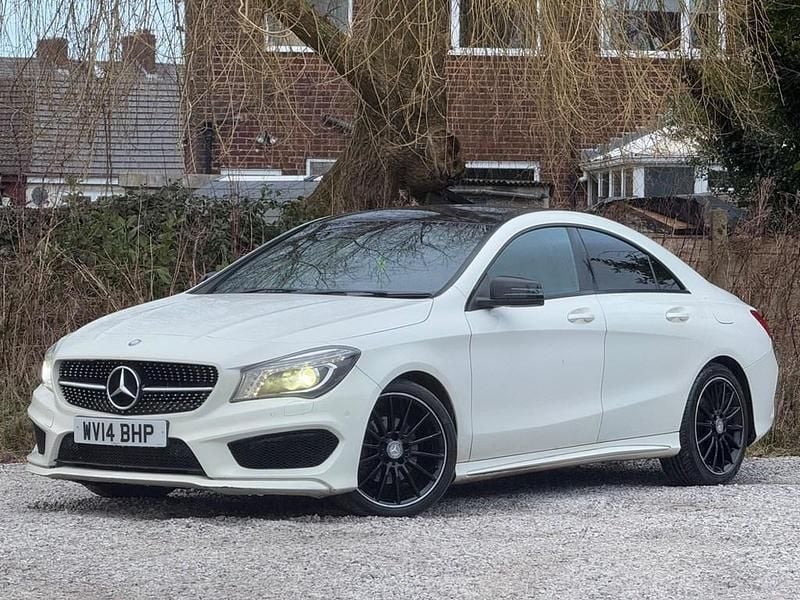 Used Mercedes CLA180 AMG 122 HP (89 kW) 2014 White Sedan