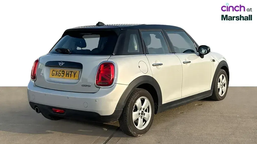 Used Mini Cooper Classic 136 HP (100 kW) 2019 Silver Hatchback