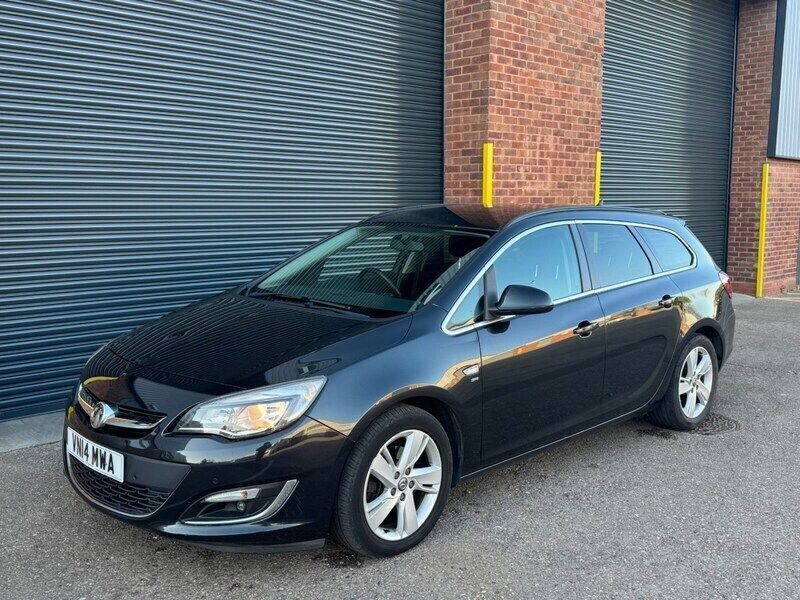 Black Used 2014 Vauxhall Astra SRi Estate | £1,995 (Good price) - Image 1/4