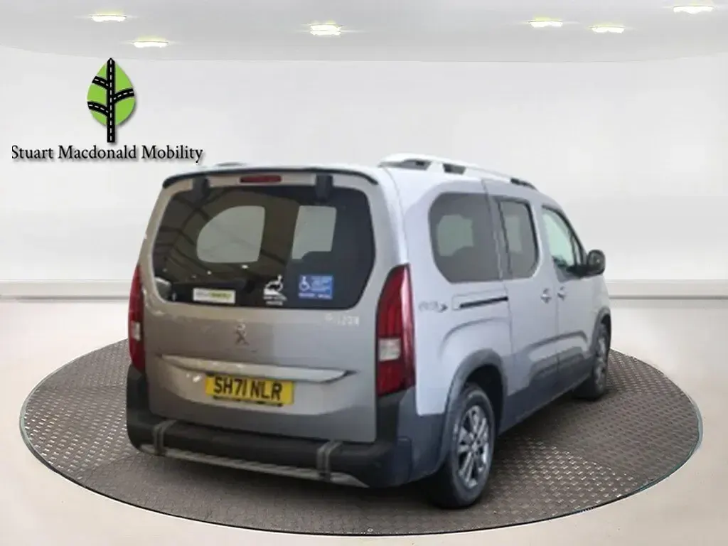 Used Peugeot Rifter Allure Premium 131 HP (96 kW) 2021 Grey MPV