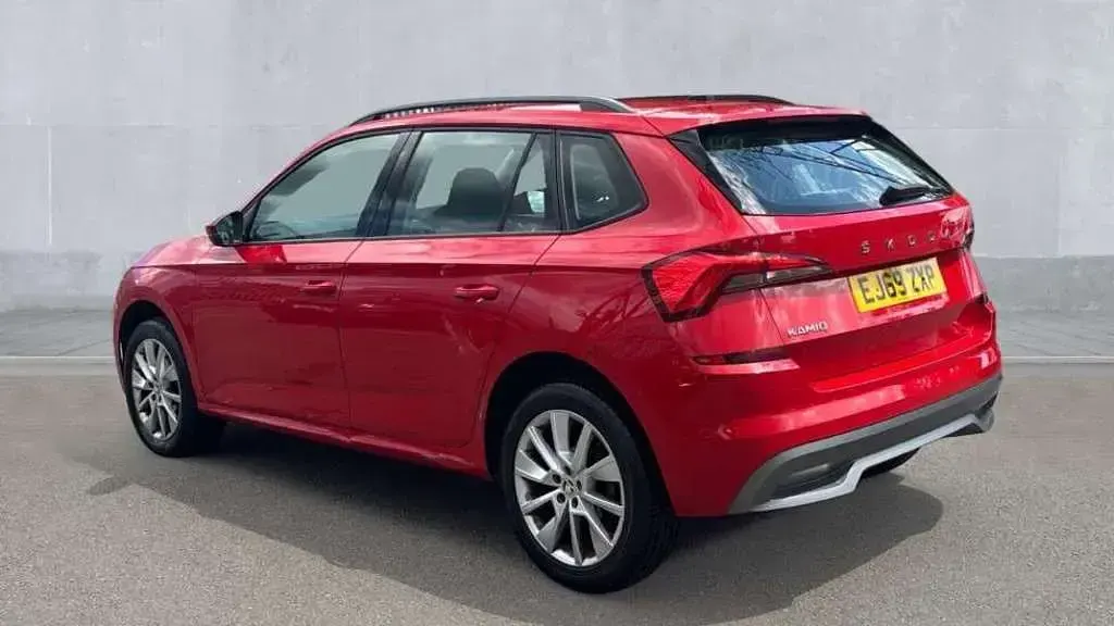 Used Skoda Kamiq SE 116 HP (85 kW) 2020 Corrida red SUV