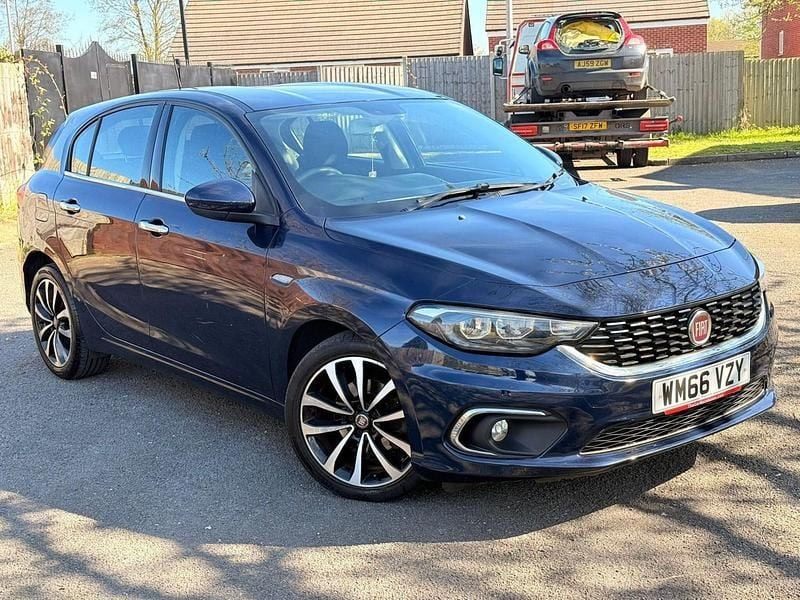 Used Fiat Tipo Lounge 120 HP (88 kW) 2016 Blue Hatchback