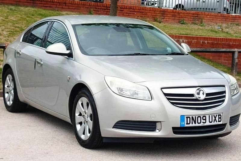Silver Used 2009 Vauxhall Insignia Hatchback | £2,500 - Image 1/1