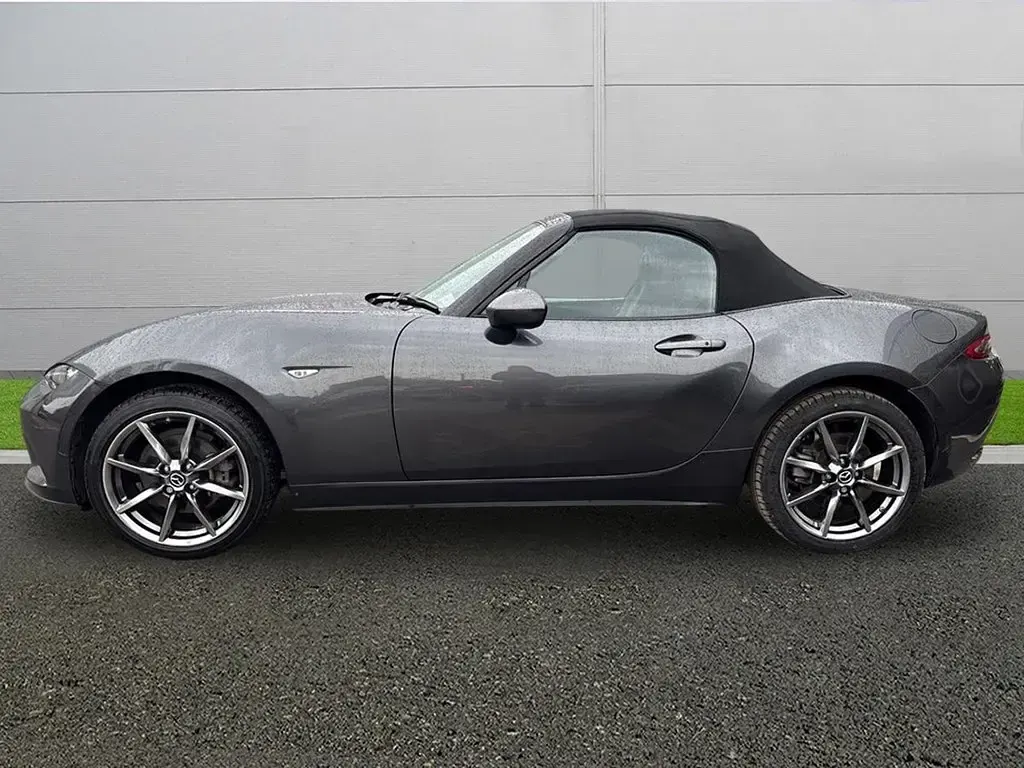 Begagnad Mazda MX5 Exclusive-Line 184 HK (135 kW) 2024 Grå Cab