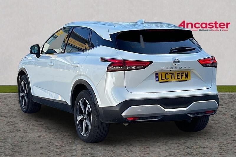 Used Nissan Qashqai 2021 White SUV