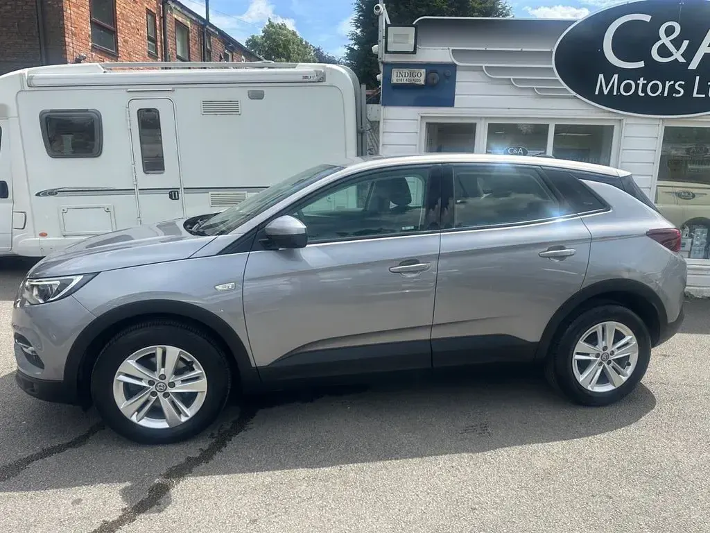 Used Vauxhall Grandland X S 130 HP (95 kW) 2018 Grey SUV