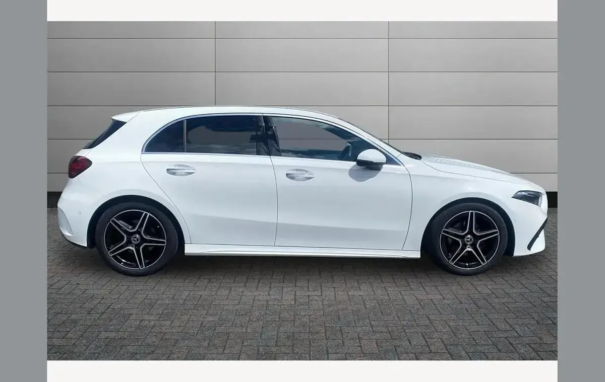 Begagnad Mercedes A200 Executive 161 HK (118 kW) 2025 Vit Halvkombi