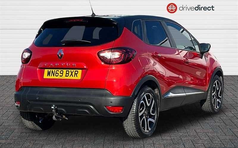Used Renault Captur Iconic 90 HP (66 kW) 2019 Red/black SUV