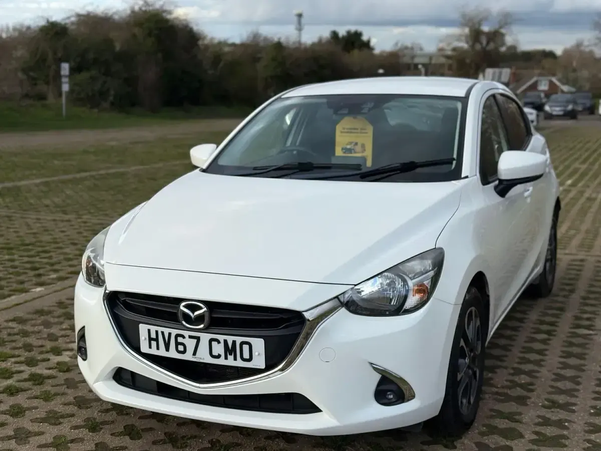 Used Mazda 2 Edition 90 HP (66 kW) 2017 White Hatchback