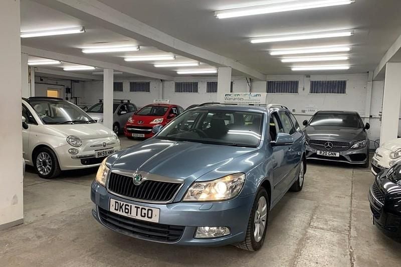 Grey Used 2011 Skoda Octavia Elegance Estate | £3,995 (Fair price) - Image 1/1