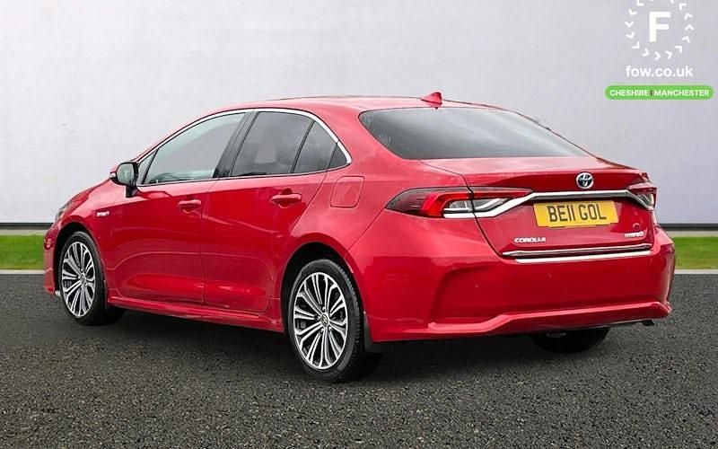 Used Toyota Corolla Design 122 HP (89 kW) 2021 Red Sedan