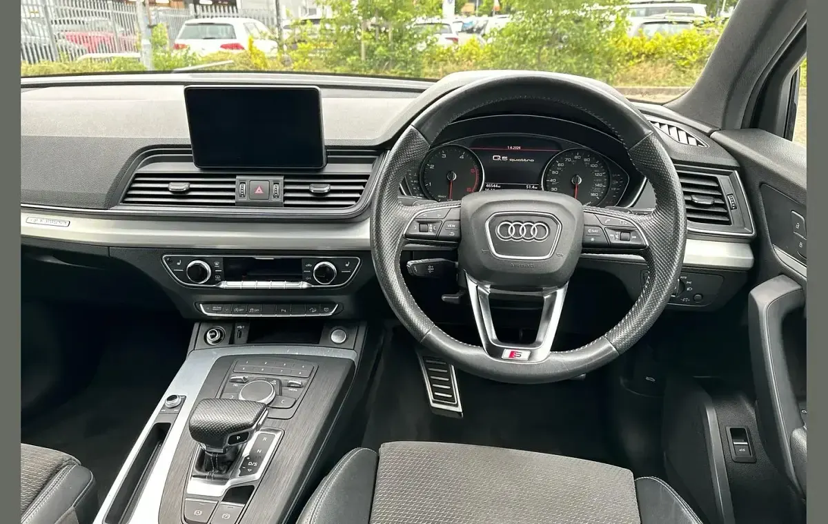 Used Audi Q5 S-Line 187 HP (137 kW) 2019 White SUV