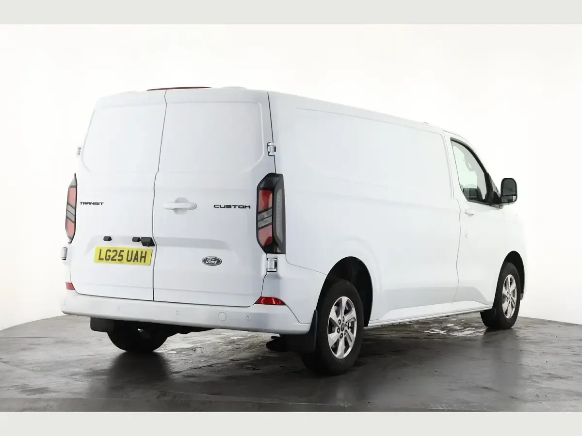 Used Ford Transit Custom Limited 136 HP (100 kW) 2025 White Van