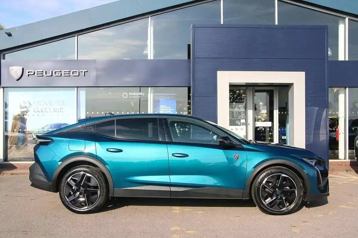 Used Peugeot 408 GT 134 HP (98 kW) 2025 Blue SUV