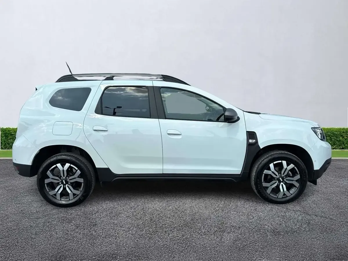 Used Dacia Duster Journey 150 HP (110 kW) 2023 White SUV