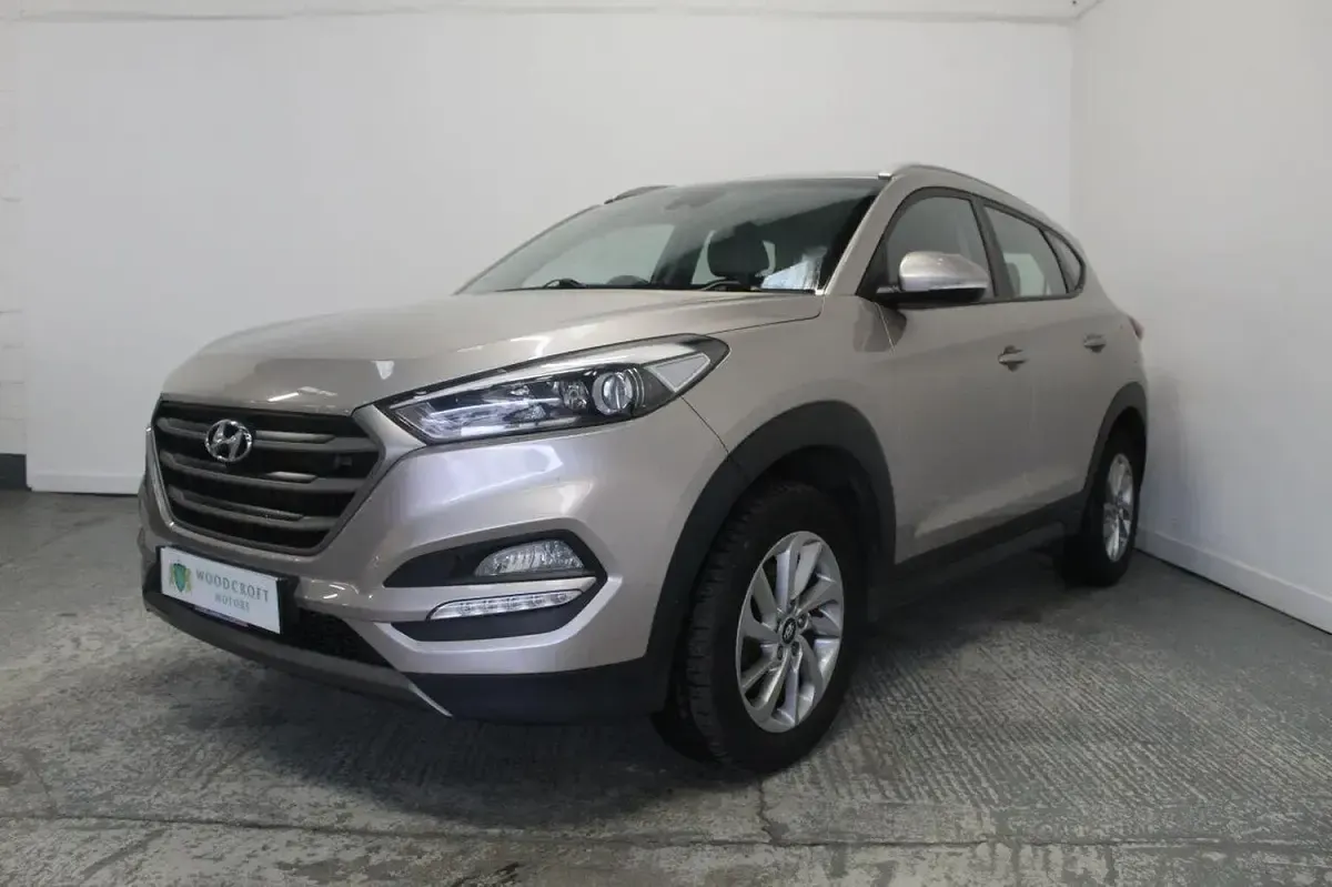 Used Hyundai Tucson SE 116 HP (85 kW) 2016 White SUV