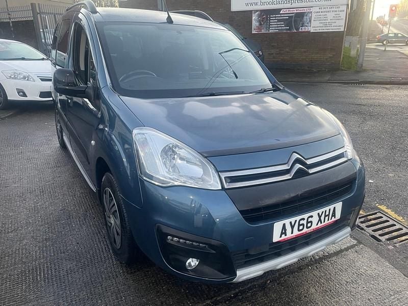 Used Citroën Berlingo XTR 100 HP (73 kW) 2016 Blue MPV