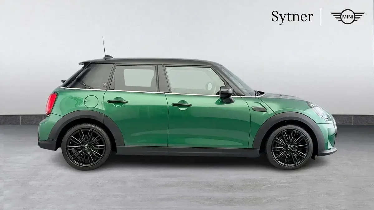 Used Mini Cooper Exclusive 134 HP (98 kW) 2023 Green Hatchback