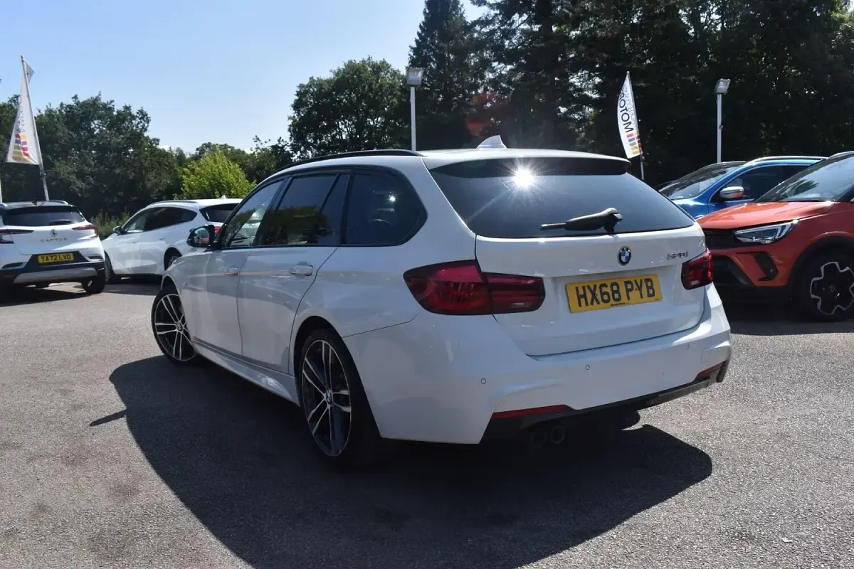 Used BMW 320 M Sport 181 HP (133 kW) 2018 White Estate