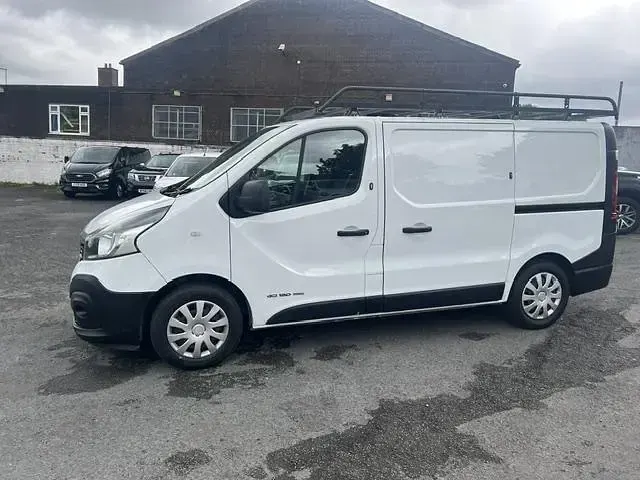 Used Renault Trafic Business 118 HP (86 kW) 2016 White MPV