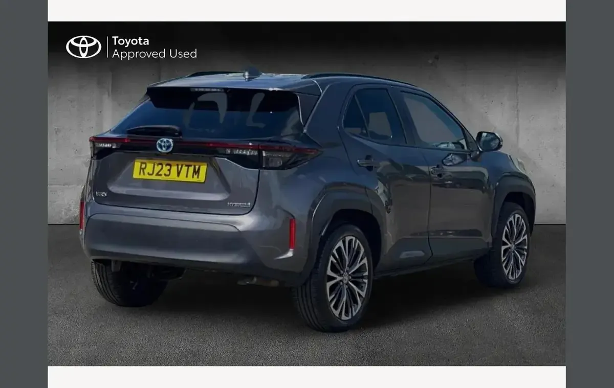 Used Toyota Yaris Cross 114 HP (83 kW) 2023 Grey SUV